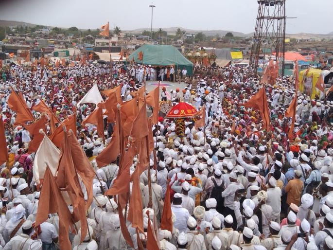 Ashadhi Wari Sant Dnyaneshwar Maharaj palkhi ceremony rested in Valhe | Ashadhi Wari: वाल्हेमध्ये संत ज्ञानेश्वर महाराज पालखी सोहळा विसावला Ashadhi Wari Sant Dnyaneshwar Maharaj palkhi ceremony rested in Valhe | Ashadhi Wari: वाल्हेमध्ये संत ज्ञानेश्वर महाराज पालखी सोहळा विसावला