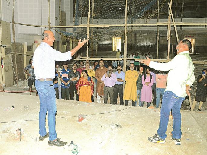 Is the municipality building a theater or Taj Mahal? | महापालिका रंगमंदिर सोडून ताजमहाल तर बांधत नाही ना? Is the municipality building a theater or Taj Mahal? | महापालिका रंगमंदिर सोडून ताजमहाल तर बांधत नाही ना?