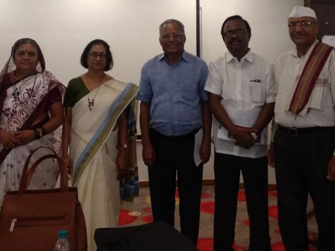 Durgabai Marathe and Bhaurao Maharaj Kadam in Muktainagar for Prabodhanapar Keertan ceremony | प्रबोधनपर कीर्तन सोहळ्यासाठी मुक्ताईनगर येथील दुर्गाबाई मराठे व भाऊराव महाराज कदम यांची निवड