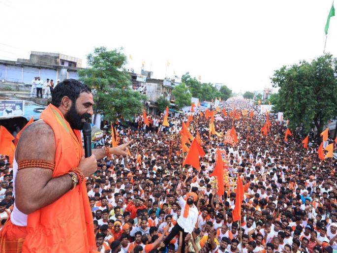 Sword raised in Kavad Yatra, DJ play; Crime against MLA Santosh Bangar | कावड यात्रेत तलवार उंचावली, डीजे लावला; आमदार संतोष बांगर यांच्यावर गुन्हा Sword raised in Kavad Yatra, DJ play; Crime against MLA Santosh Bangar | कावड यात्रेत तलवार उंचावली, डीजे लावला; आमदार संतोष बांगर यांच्यावर गुन्हा