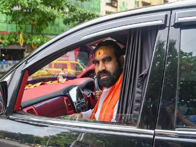 Hingoli Santosh Bangar: Leaders banned from Yatra, villagers blocked MLA Santosh Bangar's caravan outside the village | Hingoli Santosh Bangar : नेत्यांना यात्रेत बंदी, गावकऱ्यांनी गावाबाहेरच अडवला आमदार संतोष बांगर यांचा ताफा Hingoli Santosh Bangar: Leaders banned from Yatra, villagers blocked MLA Santosh Bangar's caravan outside the village | Hingoli Santosh Bangar : नेत्यांना यात्रेत बंदी, गावकऱ्यांनी गावाबाहेरच अडवला आमदार संतोष बांगर यांचा ताफा