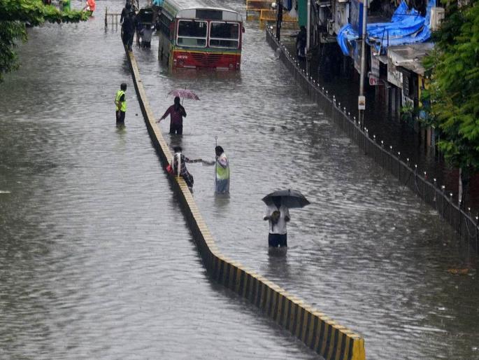 Santacruz area will be liberated from water logging in rainy season | सांताक्रूझ परिसराची ‘तुंबई’तून होणार सुटका; पर्जन्य जलवाहिन्यांचे बांधकाम करण्याचा निर्णय
