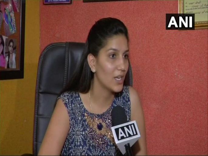 thumkewali comment dancer sapna chaudhry slams bjp mp by saying he may watch my dance | 'ते पण माझे ठुमके पाहत असतील', भाजपा खासदाराच्या त्या विधानाचा सपना चौधरीनं घेतला समाचार thumkewali comment dancer sapna chaudhry slams bjp mp by saying he may watch my dance | 'ते पण माझे ठुमके पाहत असतील', भाजपा खासदाराच्या त्या विधानाचा सपना चौधरीनं घेतला समाचार