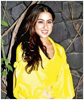 Sara Khan's kurta style, different & new | सारा खानच्या कुर्त्याची ही कोणती नवीन स्टाइल?