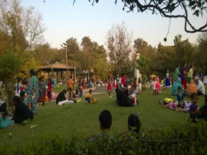 PUNEKAR's SUMMER TO BE LAUNCHED: The city's gardens will open till 9 pm | पुणेकरांचा उन्हाळा होणार सुखकर : शहरातील उद्याने रात्री ९ पर्यंत राहणार खुली PUNEKAR's SUMMER TO BE LAUNCHED: The city's gardens will open till 9 pm | पुणेकरांचा उन्हाळा होणार सुखकर : शहरातील उद्याने रात्री ९ पर्यंत राहणार खुली