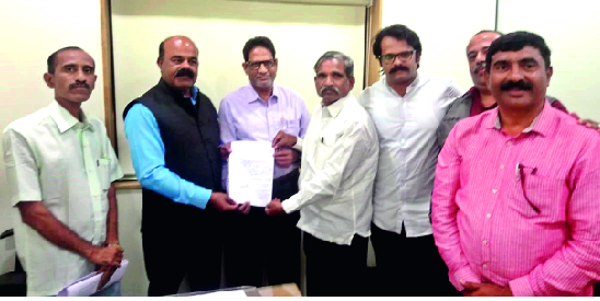 'Sarathi' on paper! Zero work in two years: Claims of Maratha leaders in Kolhapur | ‘सारथी’ कागदावरच! दोन वर्षांत शून्य काम : कोल्हापुरातील मराठा नेत्यांचा दावा 'Sarathi' on paper! Zero work in two years: Claims of Maratha leaders in Kolhapur | ‘सारथी’ कागदावरच! दोन वर्षांत शून्य काम : कोल्हापुरातील मराठा नेत्यांचा दावा