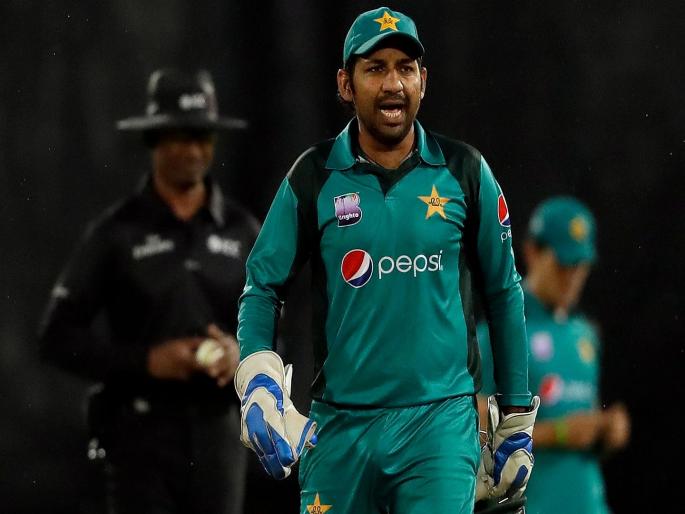Article 370: Pakistan captain Sarfaraz Ahmad said, the entire Pakistani community with Kashmiris | पाक कर्णधार सर्फराज अहमदनं 'कलम 370' बद्दल केलं विधान, म्हणाला...