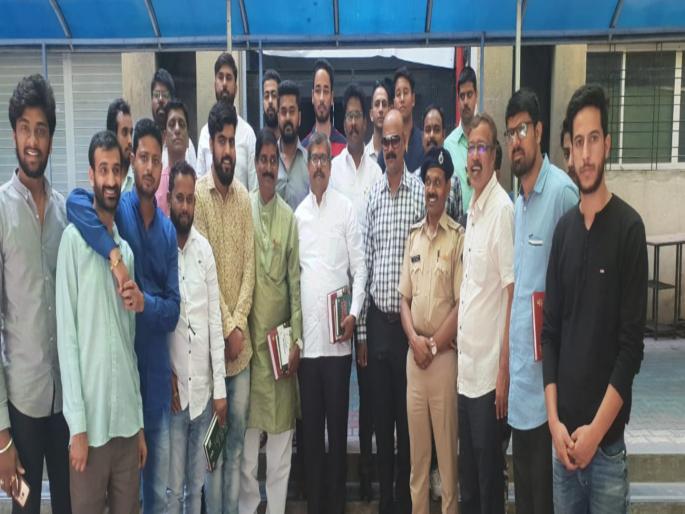 Kashmiri students will not be allowed to be misunderstood: the testimony of Hindutva organizations | काश्मीरी विद्यार्थ्यांना गैरसमजाचे बळी होऊ देणार नाही : हिंदुत्वादी संघटनांची ग्वाही  Kashmiri students will not be allowed to be misunderstood: the testimony of Hindutva organizations | काश्मीरी विद्यार्थ्यांना गैरसमजाचे बळी होऊ देणार नाही : हिंदुत्वादी संघटनांची ग्वाही