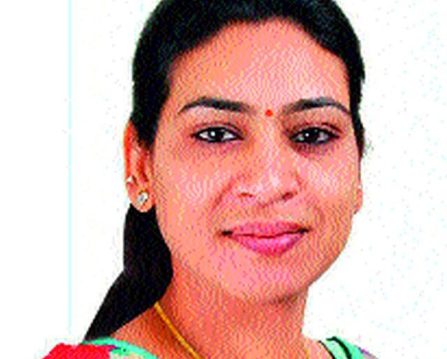 Challenge Gholap with a direct fight | थेट लढतीने घोलप यांच्यापुढे आव्हान Challenge Gholap with a direct fight | थेट लढतीने घोलप यांच्यापुढे आव्हान