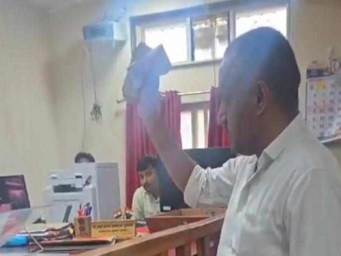 Latur: Sarpanch got angry due to lack of Panchnama, threw bundles of money on Tehsildar | Latur: पंचनामे न झाल्याने संतापले सरपंच, तहसीलदारांच्या अंगावर फेकले पैशाचे बंडल