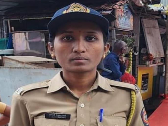 Durga in uniform catches a pistol-wielding robber; An attempt to loot 11 lakh failed | वर्दीतील दुर्गाने पकडले पिस्तुलधारी लुटारूला; ११ लाख लुटण्याचा प्रयत्न फसला Durga in uniform catches a pistol-wielding robber; An attempt to loot 11 lakh failed | वर्दीतील दुर्गाने पकडले पिस्तुलधारी लुटारूला; ११ लाख लुटण्याचा प्रयत्न फसला