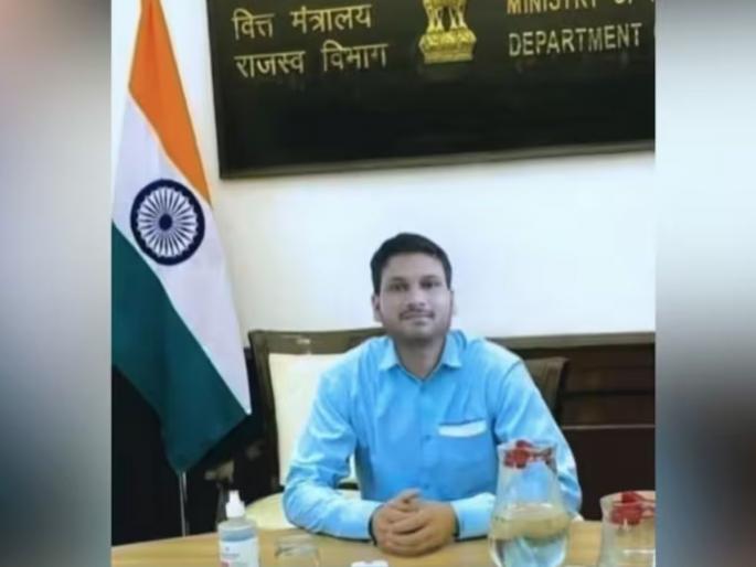 rajasthan fake rs ncb zonal director arrested after trapped 25 girls and blackmailed | धक्कादायक! २५ मुलींना जाळ्यात अडकवलं, लाखो रुपये उकळले; बनावट IRS चा झाला पर्दाफाश rajasthan fake rs ncb zonal director arrested after trapped 25 girls and blackmailed | धक्कादायक! २५ मुलींना जाळ्यात अडकवलं, लाखो रुपये उकळले; बनावट IRS चा झाला पर्दाफाश