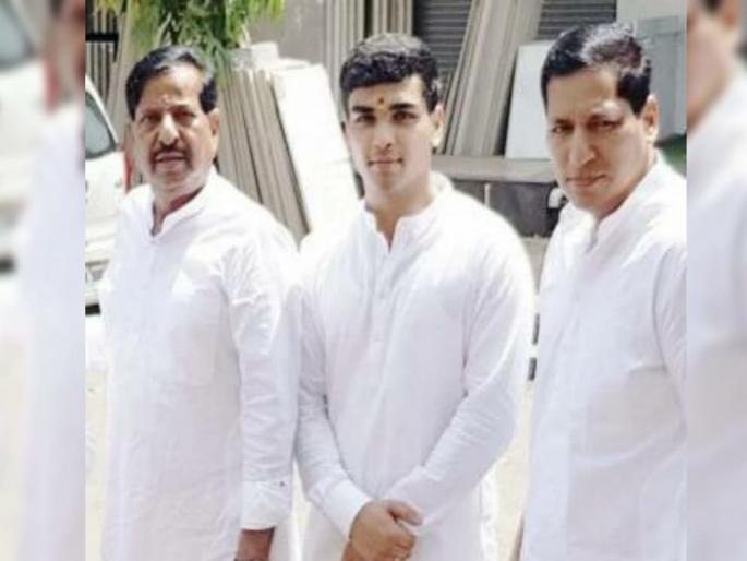 Ganesh Naik's grandson Sankalp Naik beaten near Malshej Ghat | गणेश नाईक यांच्या नातवाला माळशेज घाटाजवळ मारहाण Ganesh Naik's grandson Sankalp Naik beaten near Malshej Ghat | गणेश नाईक यांच्या नातवाला माळशेज घाटाजवळ मारहाण