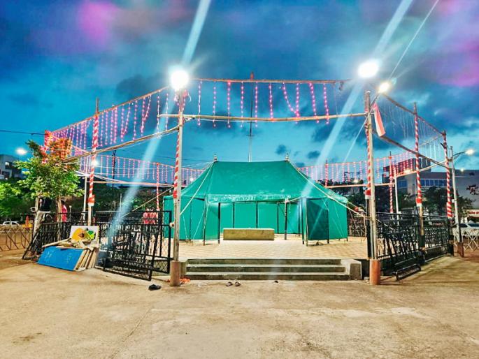 Saswad city ready to welcome sant dnyaneshwar a tent erected according to tradition for the accommodation of palanquin | माऊलींच्या स्वागतासाठी सासवड नगरी सज्ज; पालखीच्या वास्तव्याकरिता परंपरेनुसार उभारला तंबू Saswad city ready to welcome sant dnyaneshwar a tent erected according to tradition for the accommodation of palanquin | माऊलींच्या स्वागतासाठी सासवड नगरी सज्ज; पालखीच्या वास्तव्याकरिता परंपरेनुसार उभारला तंबू