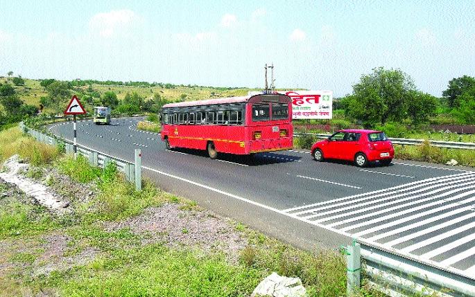 Say no to sixty suits' No '- Satara' demand for turnaround in Khambatki tunnel area | साठ बळी घेणाºया ‘एस’ला म्हणा ‘नो’--सातारा ‘खंबाटकी बोगदा परिसरातील वळण दुरुस्तची मागणी Say no to sixty suits' No '- Satara' demand for turnaround in Khambatki tunnel area | साठ बळी घेणाºया ‘एस’ला म्हणा ‘नो’--सातारा ‘खंबाटकी बोगदा परिसरातील वळण दुरुस्तची मागणी