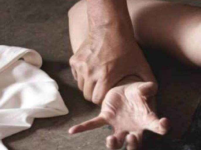 Rape of a girl by breaking into a house under the pretext of asking for water, incident in Satara | पाणी मागण्याच्या बहाण्याने घरात घुसून मुलीवर बलात्कार, साताऱ्यातील धक्कादायक घटना Rape of a girl by breaking into a house under the pretext of asking for water, incident in Satara | पाणी मागण्याच्या बहाण्याने घरात घुसून मुलीवर बलात्कार, साताऱ्यातील धक्कादायक घटना