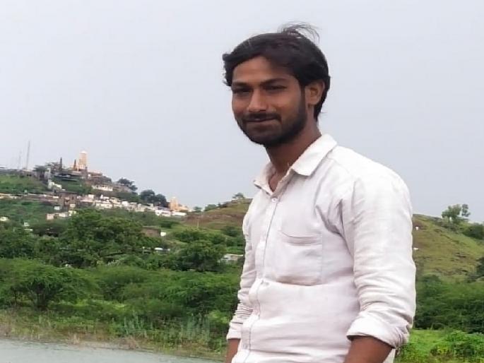 Two accused arrested in the murder case of a youth in Aundh Satara | Satara: औंधमधील युवकाच्या खून प्रकरणी दोन आरोपी अटकेत, डोक्यात दगड घालून झाडीत लपवून ठेवला होता मृतदेह Two accused arrested in the murder case of a youth in Aundh Satara | Satara: औंधमधील युवकाच्या खून प्रकरणी दोन आरोपी अटकेत, डोक्यात दगड घालून झाडीत लपवून ठेवला होता मृतदेह