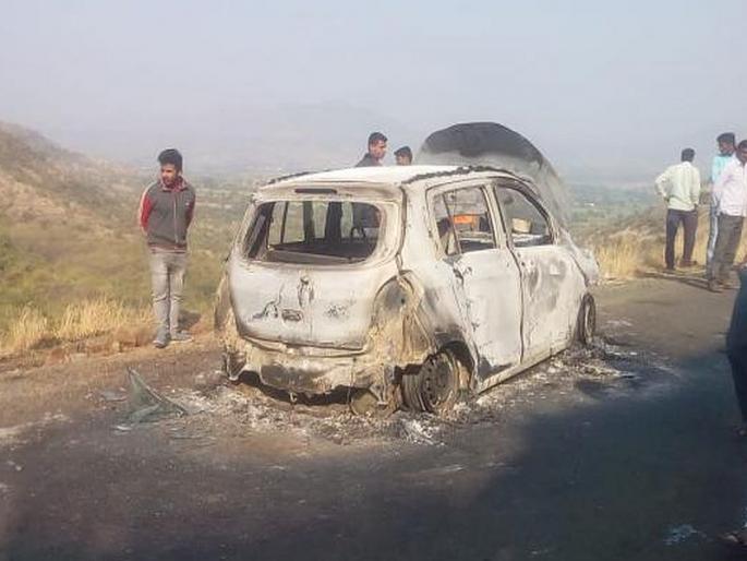 Murder of close friend for one and a half crore insurance | धक्कादायक... दीड कोटीच्या विम्यासाठी मित्राला कारसह पेटविले Murder of close friend for one and a half crore insurance | धक्कादायक... दीड कोटीच्या विम्यासाठी मित्राला कारसह पेटविले