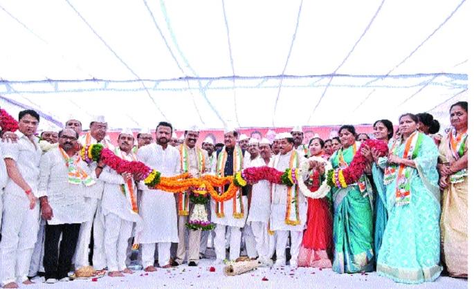 ZP, the district bank is in control! Satara Congress aggressive: | झेडपी, जिल्हा बँकेच्या सत्तास्थानावर धडक ! सातारा काँग्रेस आक्रमक :