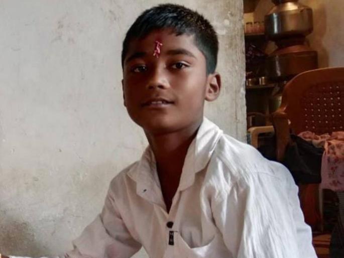 Murder of 13-year-old boy in Hivre; Dead body found in sugarcane, police rushed to the spot | सातारा: कोरेगाव तालुक्यातील हिवरे येथे १३ वर्षीय मुलाचा खून; उसाच्या फडात आढळला मृतदेह Murder of 13-year-old boy in Hivre; Dead body found in sugarcane, police rushed to the spot | सातारा: कोरेगाव तालुक्यातील हिवरे येथे १३ वर्षीय मुलाचा खून; उसाच्या फडात आढळला मृतदेह