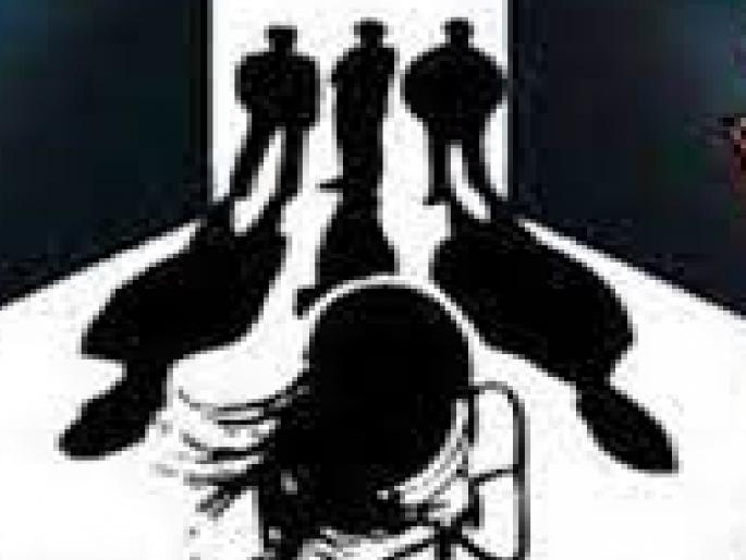 Atrocities on 23 year old girl in a village in Satara taluka | खळबळजनक! मित्रांच्या मदतीने तरूणाचा युवतीवर अत्याचार, चौघांवर गुन्हा; साताऱ्यातील घटना Atrocities on 23 year old girl in a village in Satara taluka | खळबळजनक! मित्रांच्या मदतीने तरूणाचा युवतीवर अत्याचार, चौघांवर गुन्हा; साताऱ्यातील घटना
