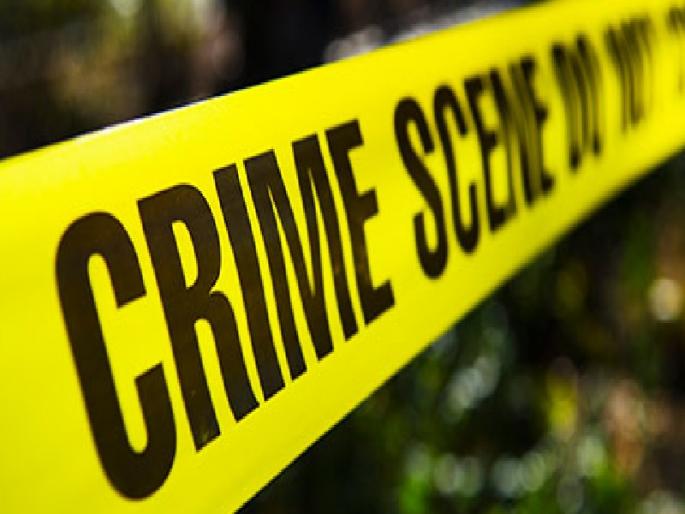 Under the pretext of giving gold biscuits the old man's jewelery was looted in satara | सोन्याचे बिस्कीट देण्याच्या बहाण्याने वृद्धेचे दागिने लुटले Under the pretext of giving gold biscuits the old man's jewelery was looted in satara | सोन्याचे बिस्कीट देण्याच्या बहाण्याने वृद्धेचे दागिने लुटले