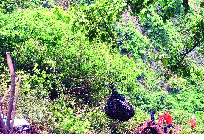  Body of the dead body of your person .. Second person .. worry! | मृतदेह आपल्या व्यक्तीचा.. दु:ख मृतदेह दुसऱ्या व्यक्तीचा.. चिंता !
