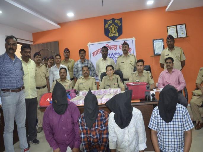 Rs 4.30 crore robbery case : Four people arrested | 4.30 कोटी रुपयांच्या दरोड्यात ‘फायनान्स’वाल्यांचाच हात, चारजण गजाआड