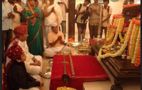 Seoul violation ceremony in Satara canceled | साताऱ्यातील सीमोल्लंघन सोहळा रद्द Seoul violation ceremony in Satara canceled | साताऱ्यातील सीमोल्लंघन सोहळा रद्द