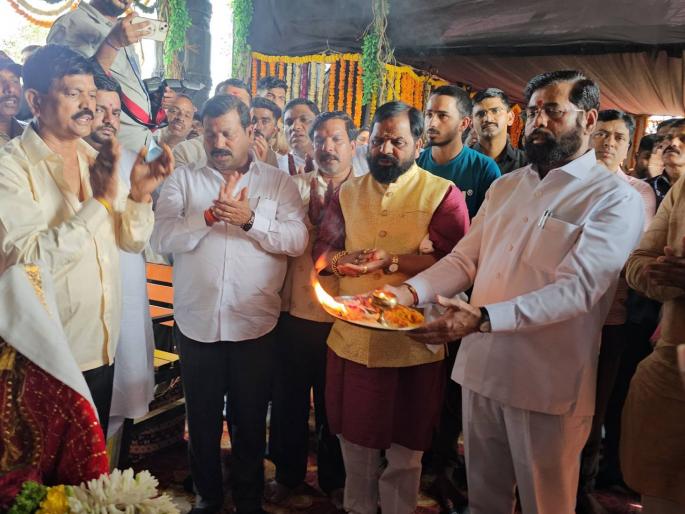 Letting him become the Chief Minister again, Deputy Chief Minister Eknath Shinde's appeal to Uttareshwar | पुन्हा मुख्यमंत्री होऊ देत, उपमुख्यमंत्री एकनाथ शिंदे यांचे उत्तरेश्वराला साकडे