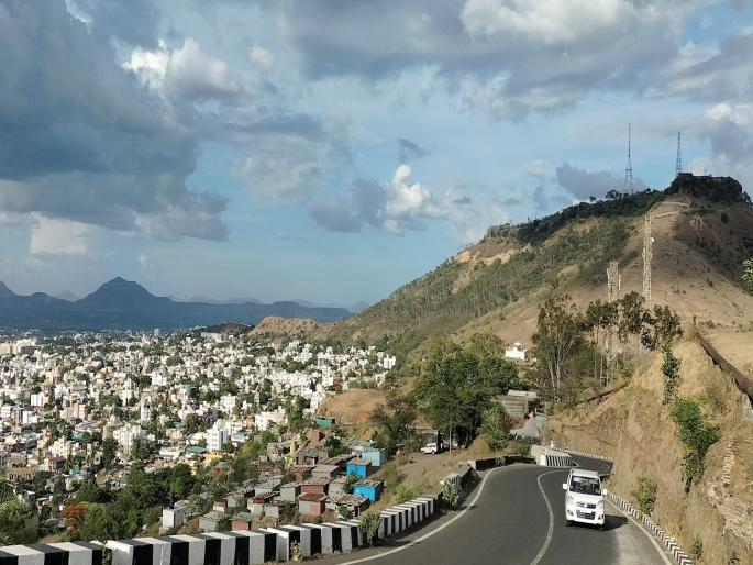 A proposal of 35 crores has been submitted to the government by the Satara municipality for the cover of protective walls for the hill settlements | डोंगरावरील वसाहतींना ‘संरक्षक भिंती’चे कवच, सातारा पालिकेकडून शासनाला ३५ कोटींचा प्रस्ताव सादर A proposal of 35 crores has been submitted to the government by the Satara municipality for the cover of protective walls for the hill settlements | डोंगरावरील वसाहतींना ‘संरक्षक भिंती’चे कवच, सातारा पालिकेकडून शासनाला ३५ कोटींचा प्रस्ताव सादर