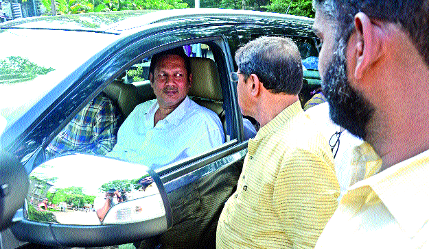 Equalization of the politics of the district spill! | जिल्ह्याच्या राजकारणाची समीकरणे फिरली! Equalization of the politics of the district spill! | जिल्ह्याच्या राजकारणाची समीकरणे फिरली!