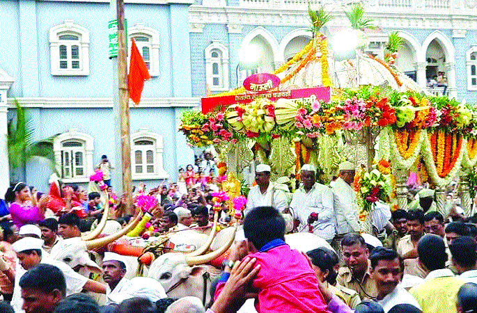 Tulad Mudangat in Dumdali Phaltanagari | टाळ मृदंगात दुमदुमली फलटणनगरी