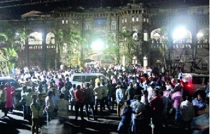 Purushottam was inspired by the kings' struggle for Dhumal | राजे संघर्षातील धुमाळ यांच्या सत्कारासाठी पुरुषोत्तम सरसावले