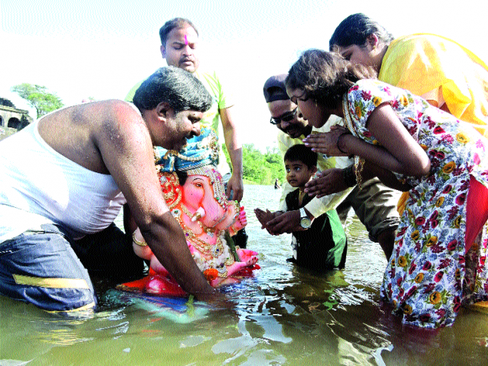 Ganapati Bappa Moraya .. Come this year next! | गणपती बाप्पा मोरया.. पुढच्या वर्षी लवकर या! Ganapati Bappa Moraya .. Come this year next! | गणपती बाप्पा मोरया.. पुढच्या वर्षी लवकर या!