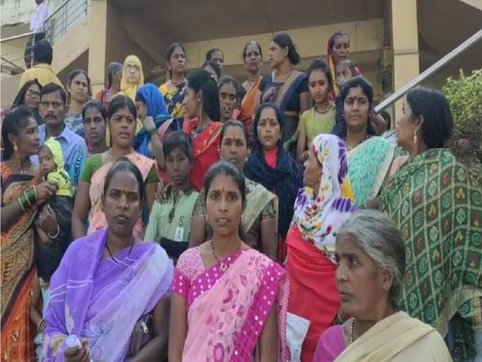 Slum dwellers protest against Gharkul scheme of Satara Municipality | सातारा पालिकेच्या घरकुल योजनेला झोपडपट्टीवासीयांचा विरोध Slum dwellers protest against Gharkul scheme of Satara Municipality | सातारा पालिकेच्या घरकुल योजनेला झोपडपट्टीवासीयांचा विरोध