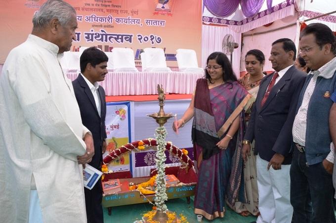 The youth should emphasize the texts: Shweta Singhal | युवा पिढीने ग्रंथवाचनावर भर द्यावा: श्वेता सिंघल, सातारा ग्रंथोत्सव The youth should emphasize the texts: Shweta Singhal | युवा पिढीने ग्रंथवाचनावर भर द्यावा: श्वेता सिंघल, सातारा ग्रंथोत्सव