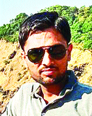 Ossand became a farmer's son assistant motor vehicle inspector | ऊसतोड शेतकऱ्याचा मुलगा बनला सहायक मोटार वाहन निरीक्षक