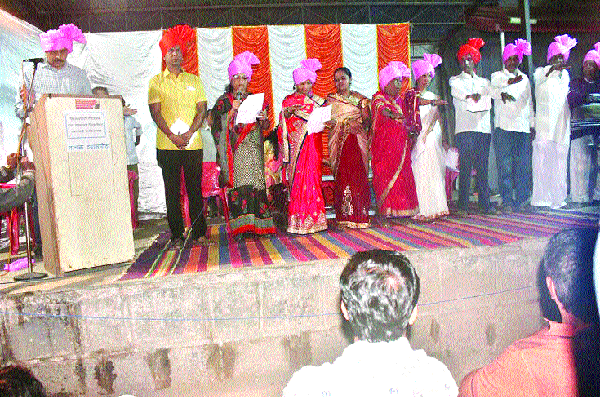 In the oath of office of Gram Panchayat members | ग्रामपंचायत सदस्यांचा शपथविधी थाटात In the oath of office of Gram Panchayat members | ग्रामपंचायत सदस्यांचा शपथविधी थाटात