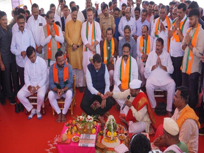 Funds for water supply schemes of drought stricken areas will not be allowed to fall says Devendra Fadnavis | दुष्काळी भागाच्या पाणीपुरवठा योजनांसाठी निधी कमी पडू देणार नाही - देवेंद्र फडणवीस  Funds for water supply schemes of drought stricken areas will not be allowed to fall says Devendra Fadnavis | दुष्काळी भागाच्या पाणीपुरवठा योजनांसाठी निधी कमी पडू देणार नाही - देवेंद्र फडणवीस