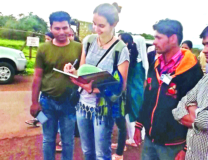 Foreign visitors say 'Kas is Wonderful!' | परदेशी पाहुणे म्हणे.. ‘कास इज वंडरफुल!’