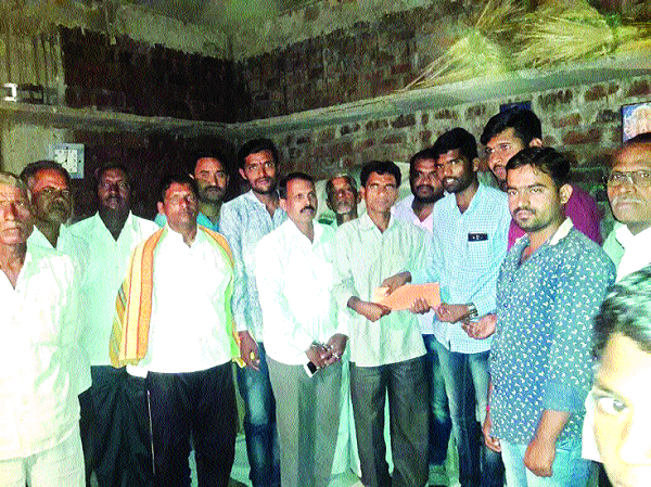 'Jashraj' family's power to ignore ignorance | दुर्लक्षित लेखणीला ‘जशराज’ परिवाराचे बळ 'Jashraj' family's power to ignore ignorance | दुर्लक्षित लेखणीला ‘जशराज’ परिवाराचे बळ