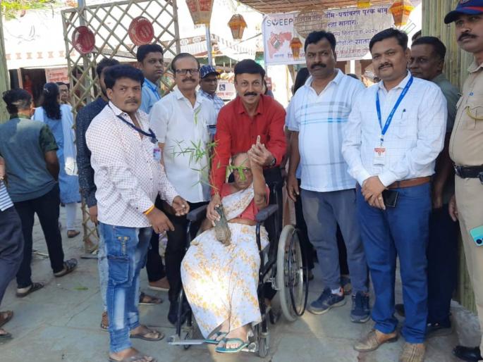 7 percent polling in first two hours for Satara Lok Sabha | सातारा लोकसभेसाठी पहिल्या दोन तासात ७ टक्के मतदान 7 percent polling in first two hours for Satara Lok Sabha | सातारा लोकसभेसाठी पहिल्या दोन तासात ७ टक्के मतदान