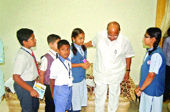 Interview with 'Lokmat' Child Journalist Sharad Pawar | ‘लोकमत’च्या बाल पत्रकारांची रंगली शरद पवारांसोबत मुलाखत