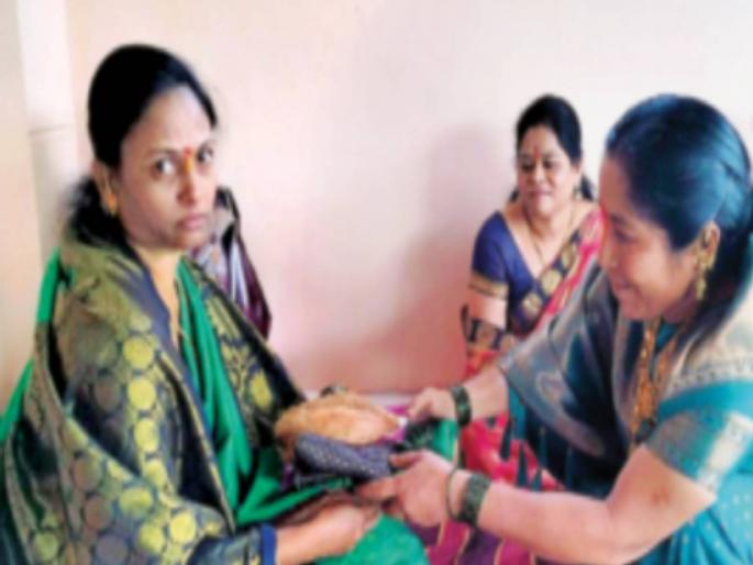 satara news Veerpatni Girl's marriage gets honor An initiative of Jai Hind Foundation | वीरपत्नीच्या भाळी २१ वर्षांनंतर ‘सौभाग्याचं लेणं’! मुलीच्या लग्नात मिळाला मान; जय हिंद फाउंडेशनचा उपक्रम satara news Veerpatni Girl's marriage gets honor An initiative of Jai Hind Foundation | वीरपत्नीच्या भाळी २१ वर्षांनंतर ‘सौभाग्याचं लेणं’! मुलीच्या लग्नात मिळाला मान; जय हिंद फाउंडेशनचा उपक्रम