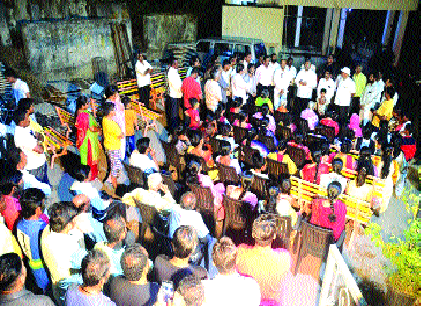 Lok Sabha Election 2019 Confidential meetings of Chandrakant Das, dialogue with citizens of Satara | Lok Sabha Election 2019 चंद्रकांतदादांच्या गोपनीय बैठका ,साताऱ्यातील नागरिकांशी संवाद