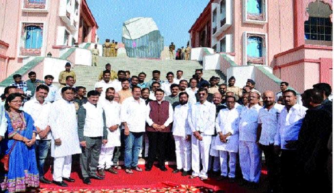 Devender Fadnavis contributed in the state of Lokneet Desai | लोकनेते देसार्इंचे राज्यात मोलाचे योगदान : देवेंद्र फडणवीस Devender Fadnavis contributed in the state of Lokneet Desai | लोकनेते देसार्इंचे राज्यात मोलाचे योगदान : देवेंद्र फडणवीस