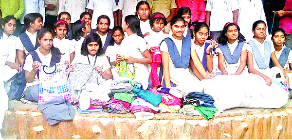 Diwali gift from Gadchiroli to Pawarwari | गडचिरोलीतील बांधवांसाठी पवारवाडीतून दिवाळी भेट Diwali gift from Gadchiroli to Pawarwari | गडचिरोलीतील बांधवांसाठी पवारवाडीतून दिवाळी भेट