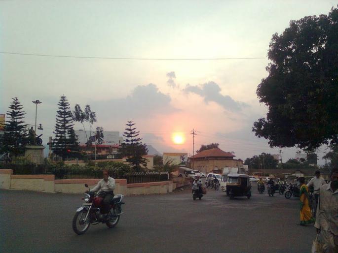 Seventeen sixty rules of a single cyclone of Saturn | सातारच्या एकुलत्या एक सिग्लनचे सतराशे साठ नियम.. पोलिसांनाच हवे प्रशिक्षण Seventeen sixty rules of a single cyclone of Saturn | सातारच्या एकुलत्या एक सिग्लनचे सतराशे साठ नियम.. पोलिसांनाच हवे प्रशिक्षण