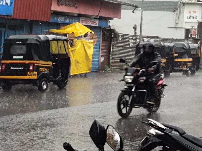 the intensity of rain increased in the western part In Satara district | सातारा जिल्ह्यात पश्चिम भागात पावसाचा जोर वाढला; दुपारनंतर संततधार.. the intensity of rain increased in the western part In Satara district | सातारा जिल्ह्यात पश्चिम भागात पावसाचा जोर वाढला; दुपारनंतर संततधार..